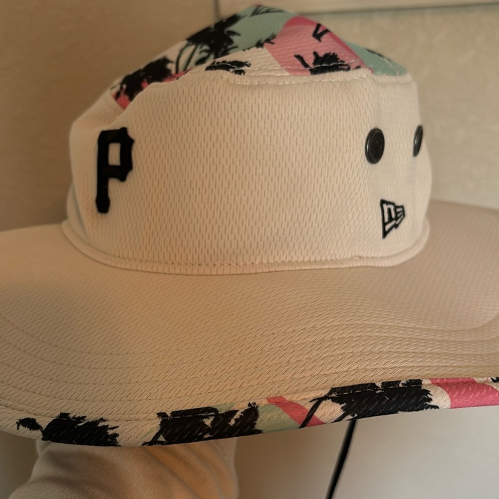 Pittsburgh Pirates Bucket Hat